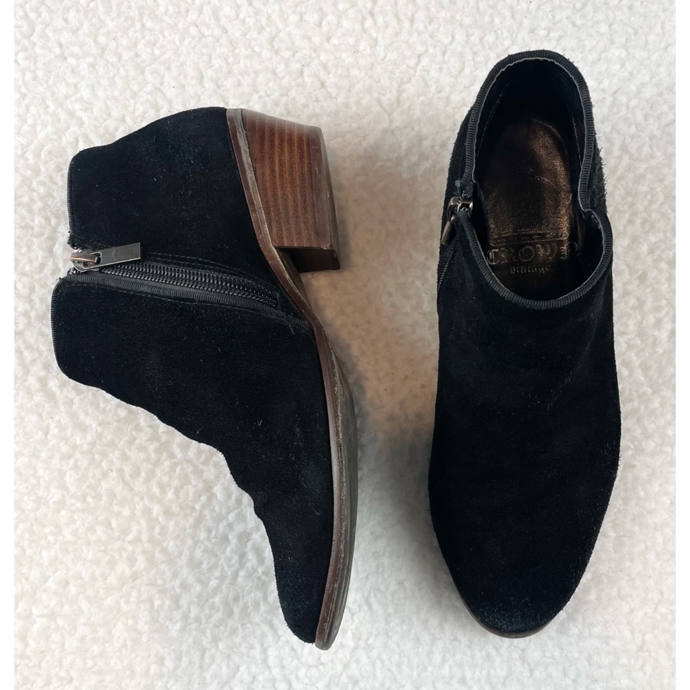 CROWN VINTAGE • Black Suede Leather Tabitha Heeled Ankle Booties, 5.5 - Picture 9 of 16